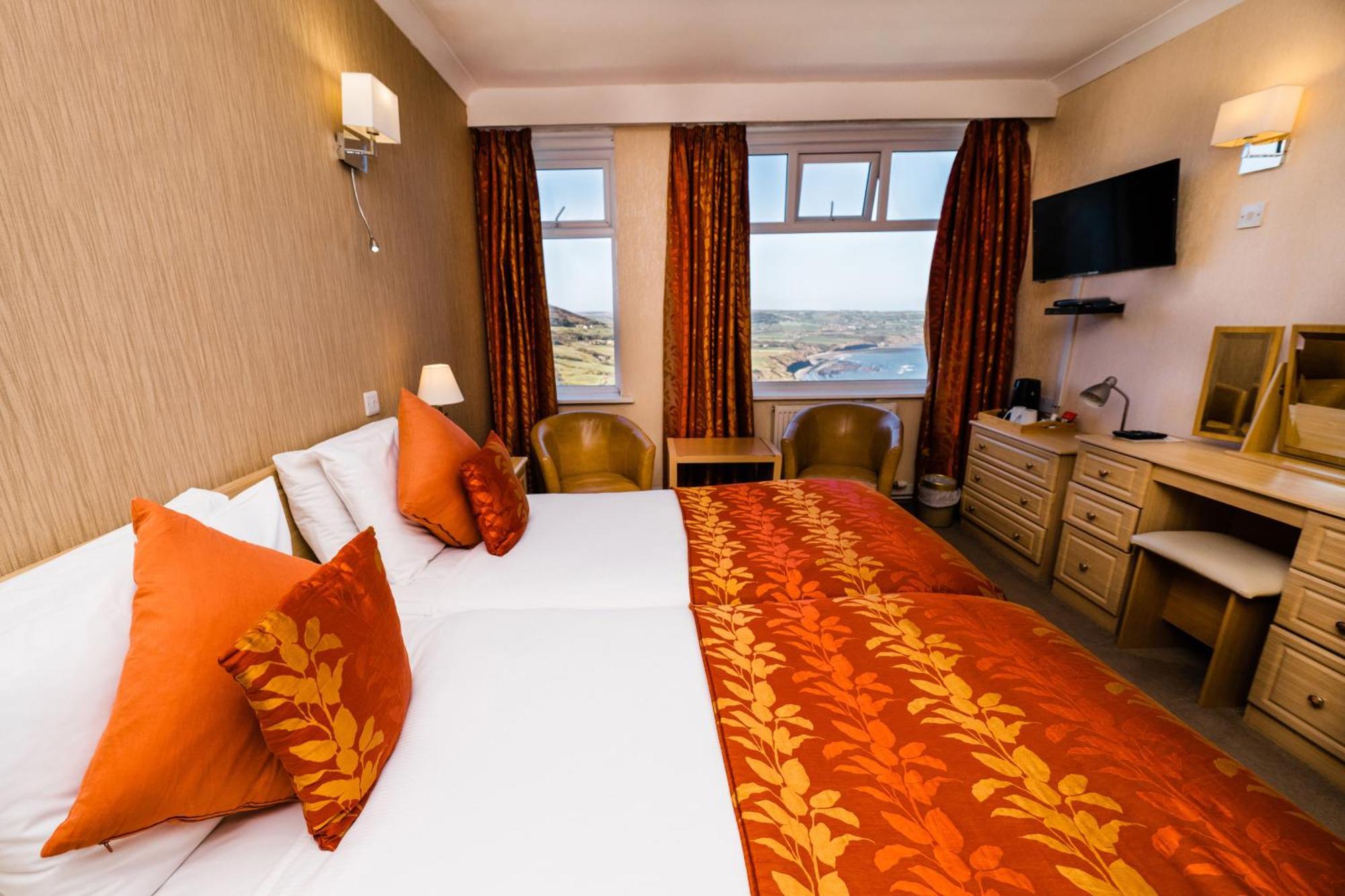 Hotel Raven Hall