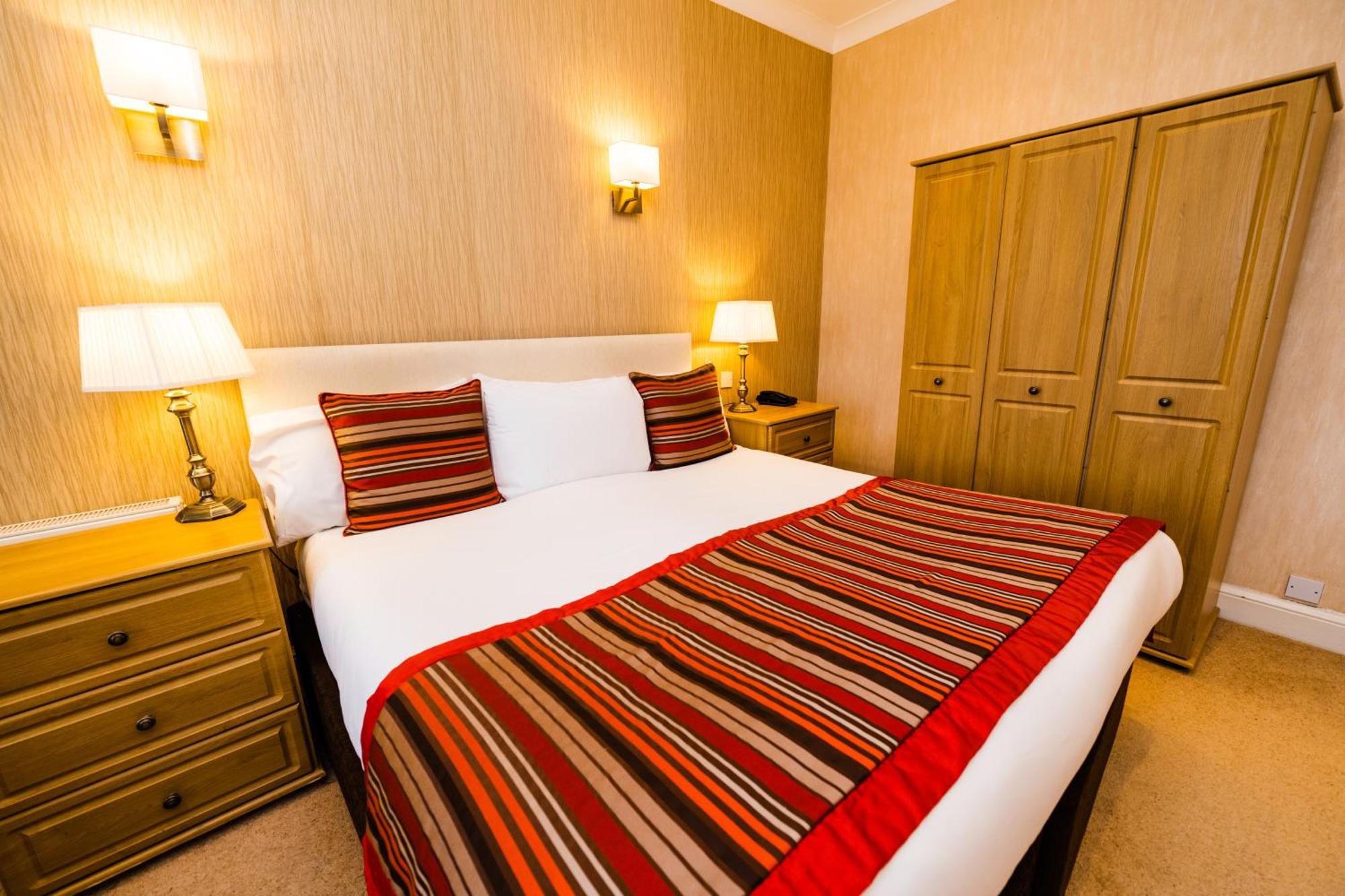 Hotel Raven Hall 3*